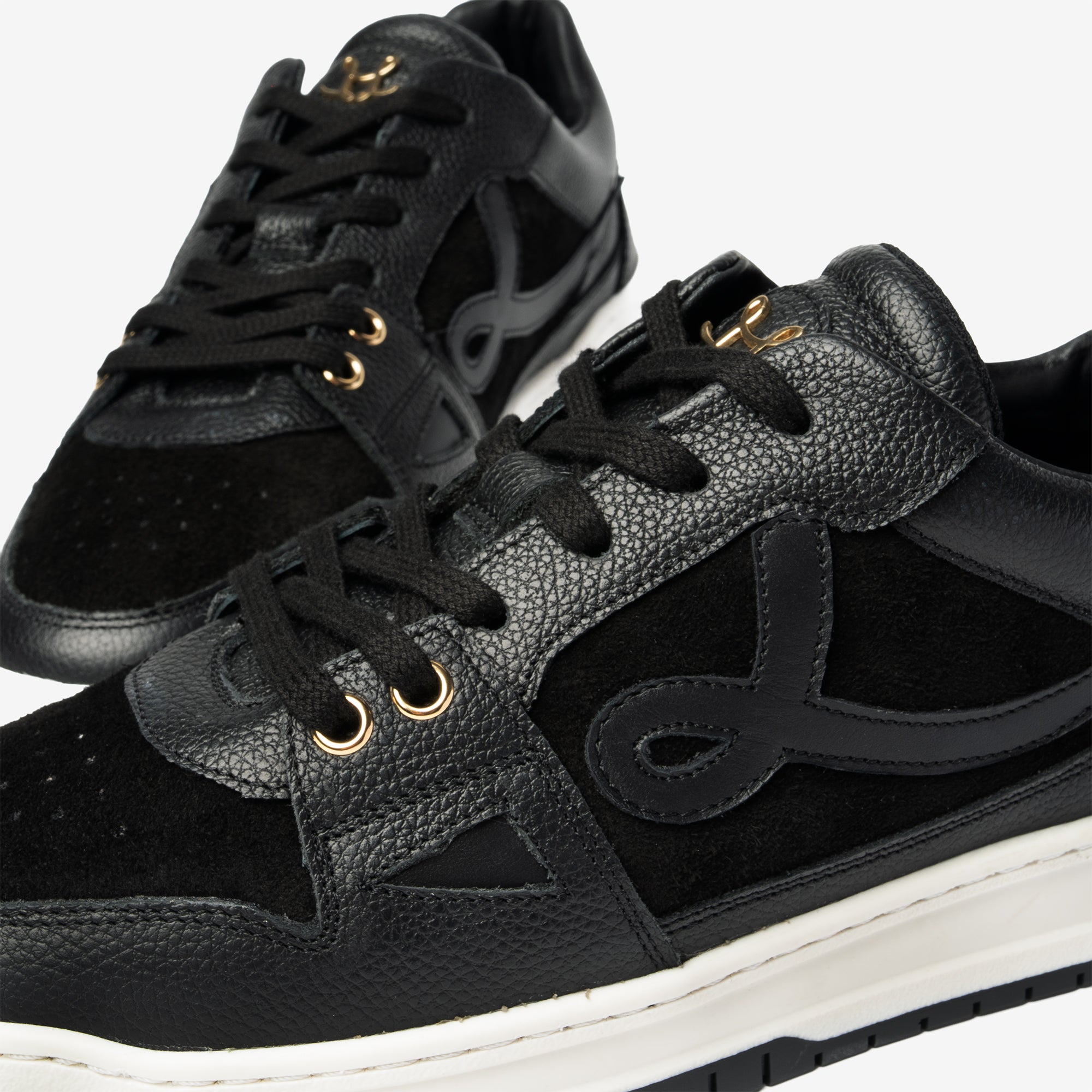 PRE ORDER - Low Top - Jaq - Black