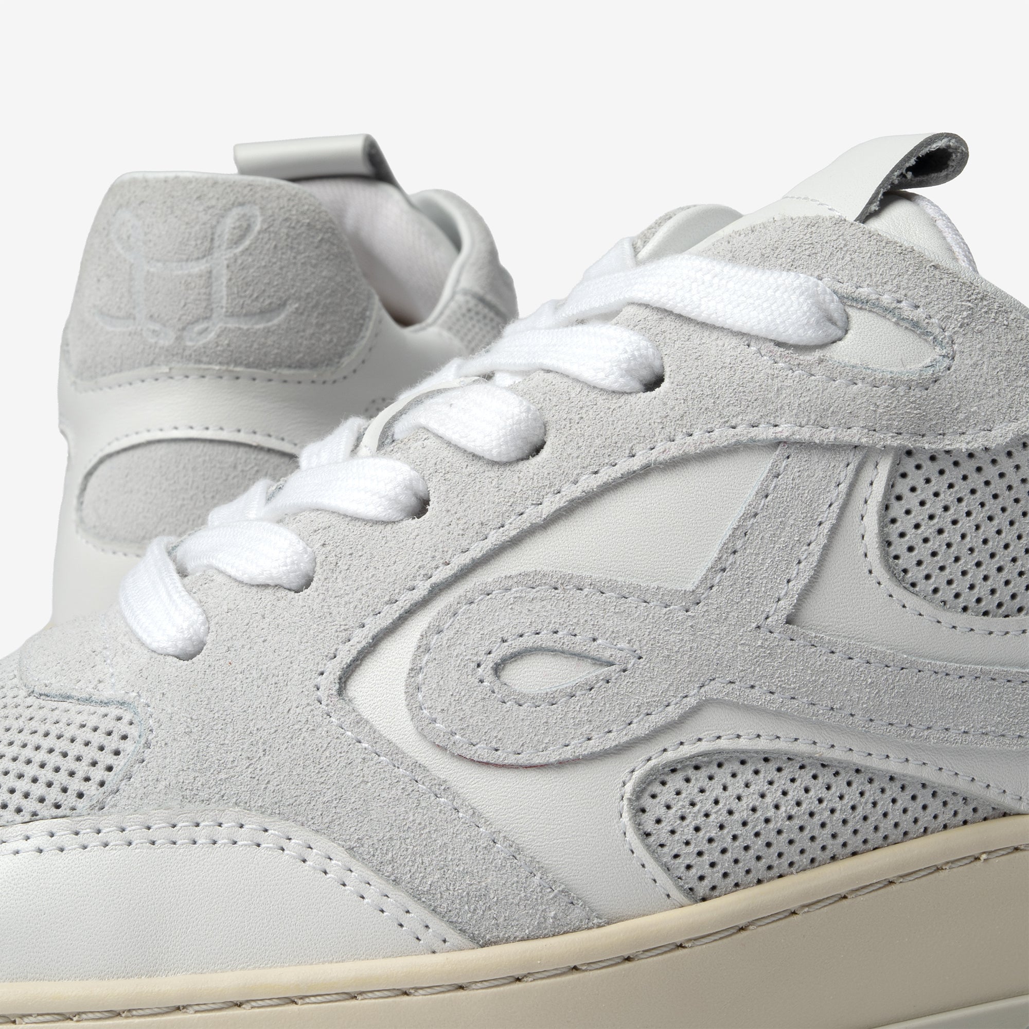 PRE ORDER - Low Top - Rivo - White/Beige